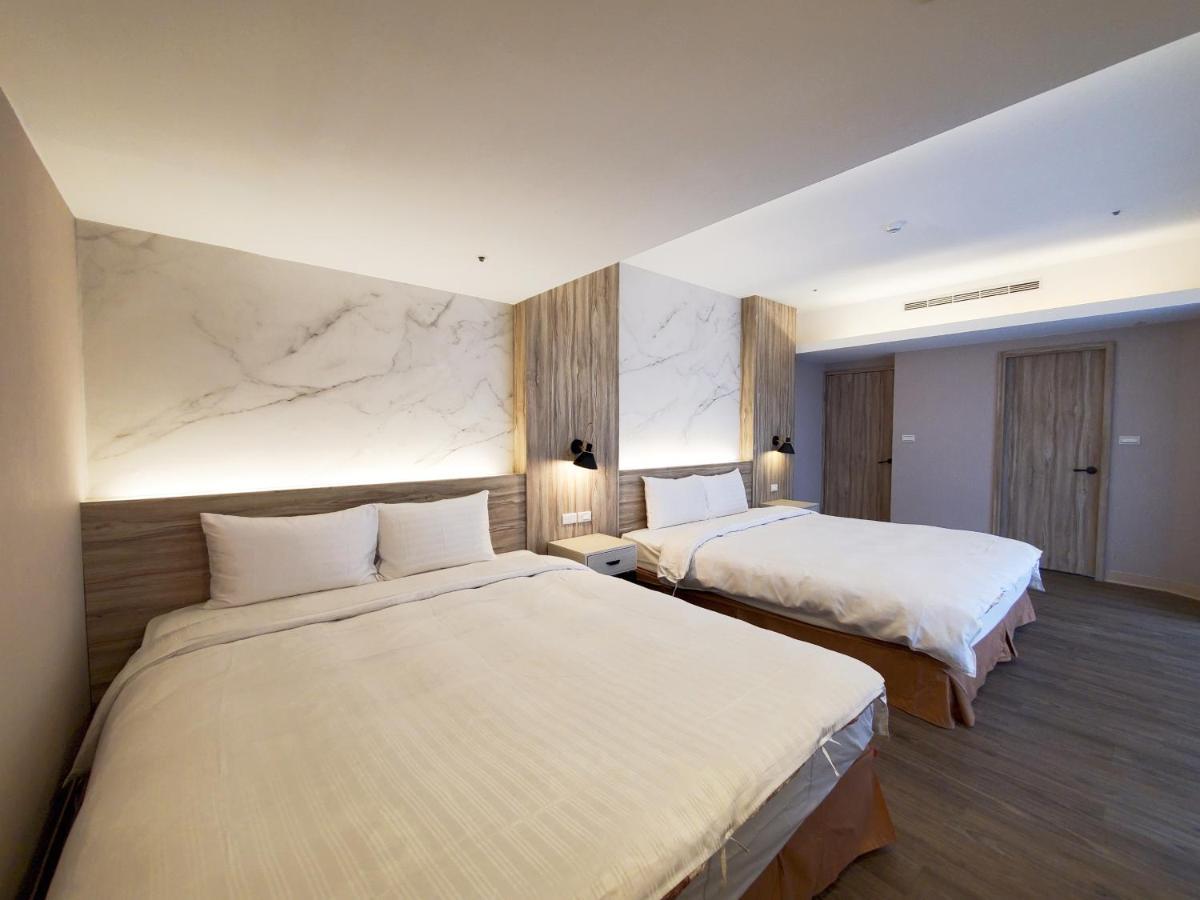 Sky19 Hotel Taipei Bagian luar foto