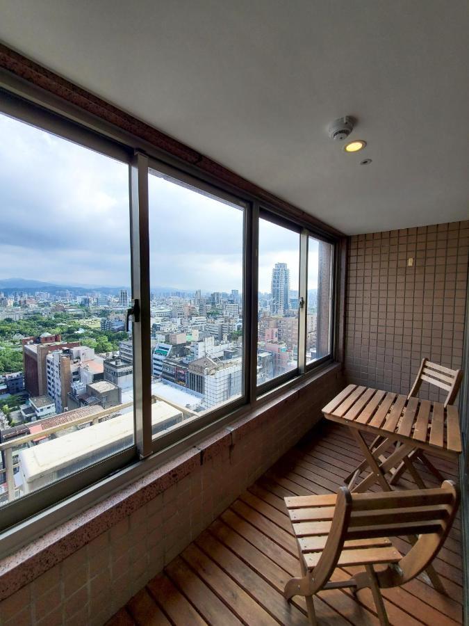 Sky19 Hotel Taipei Bagian luar foto